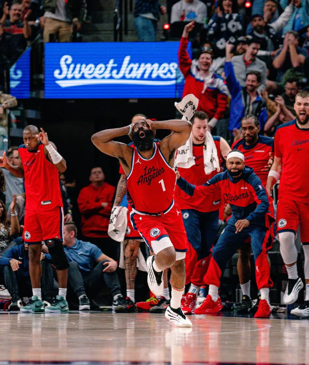 快船主场告捷,击败热火保持不败的简单介绍 快船主场告捷,击败热火保持不败的简单介绍