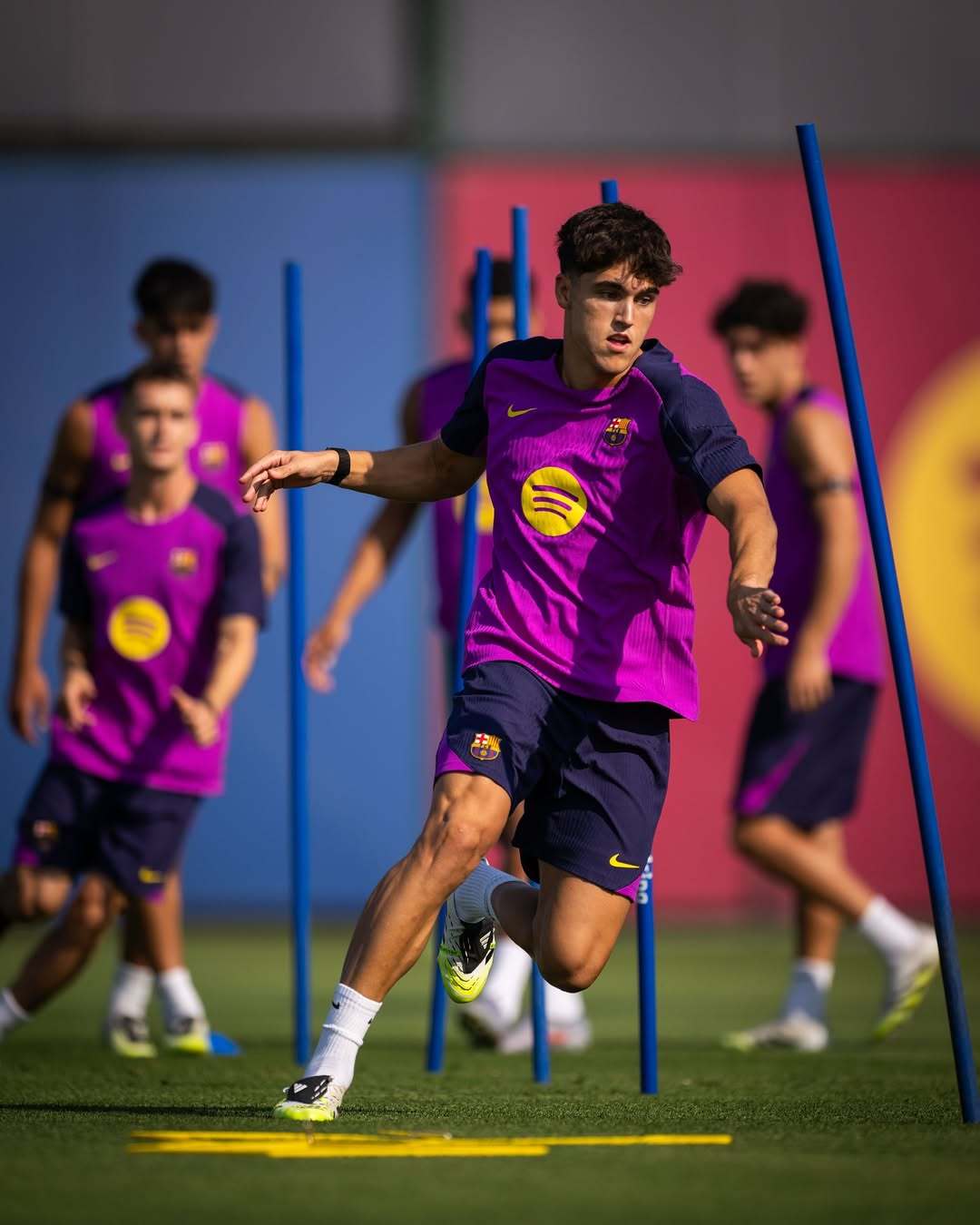 包含巴塞罗那惜败不幸，欧冠征程前景蒙上阴云的词条