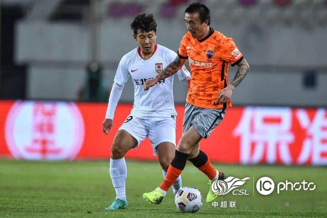 长春队主场遭受惨败,深圳-完胜 长春队主场遭受惨败,深圳-完胜