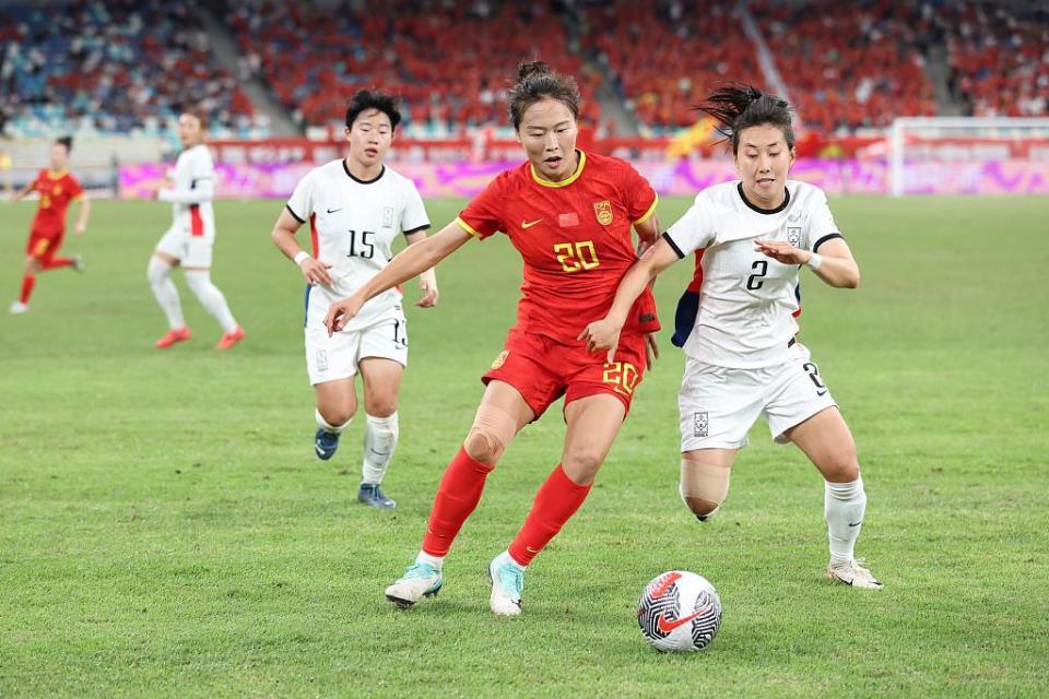 包含韩国女足加强体能训练，备战亚洲杯卫冕战的词条