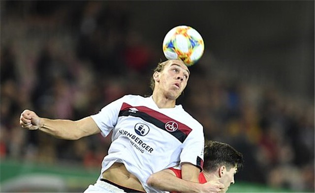 纽伦堡调整战术,客场艰难逼平对手的简单介绍 纽伦堡调整战术,客场艰难逼平对手的简单介绍