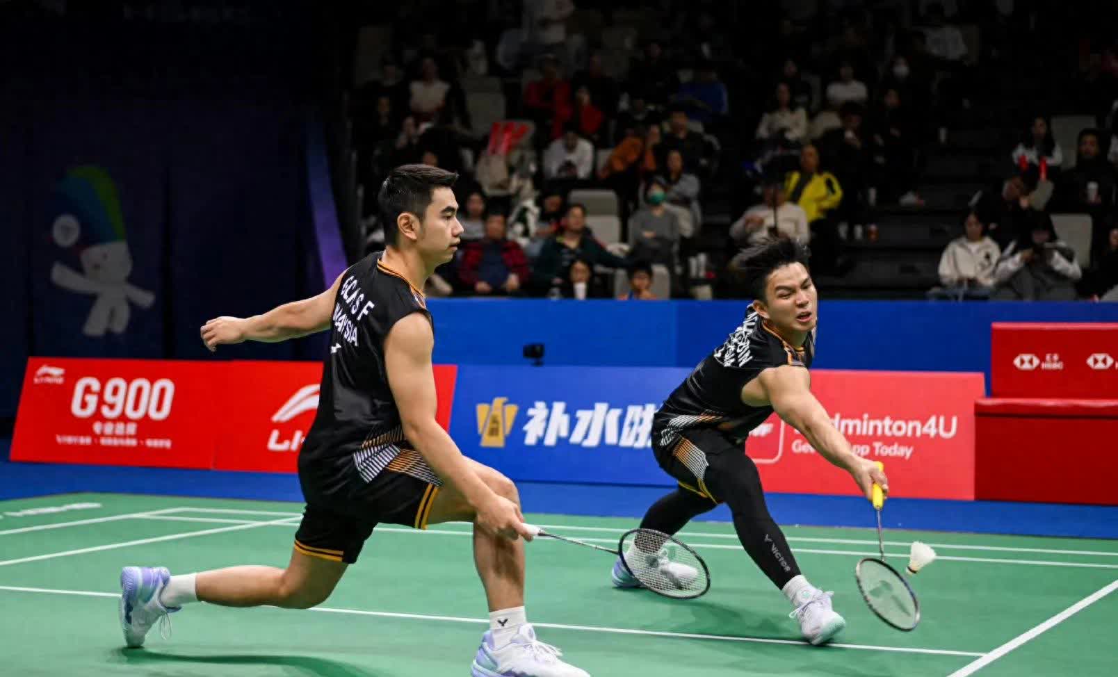 印度羽毛球队碾压英格兰羽毛球队,林丹送出助攻的简单介绍 印度羽毛球队碾压英格兰羽毛球队,林丹送出助攻的简单介绍