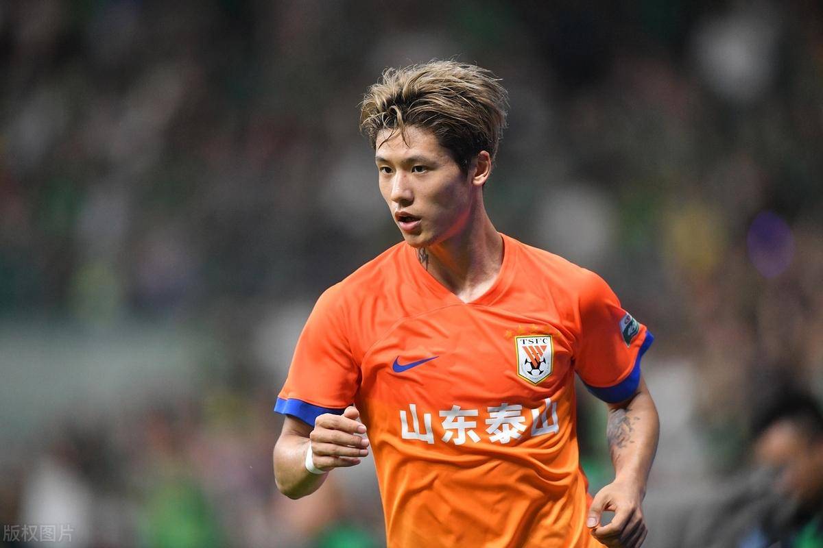 鲁能临时罢训引关注，球队内部纷争频发，主帅面临困境的简单介绍