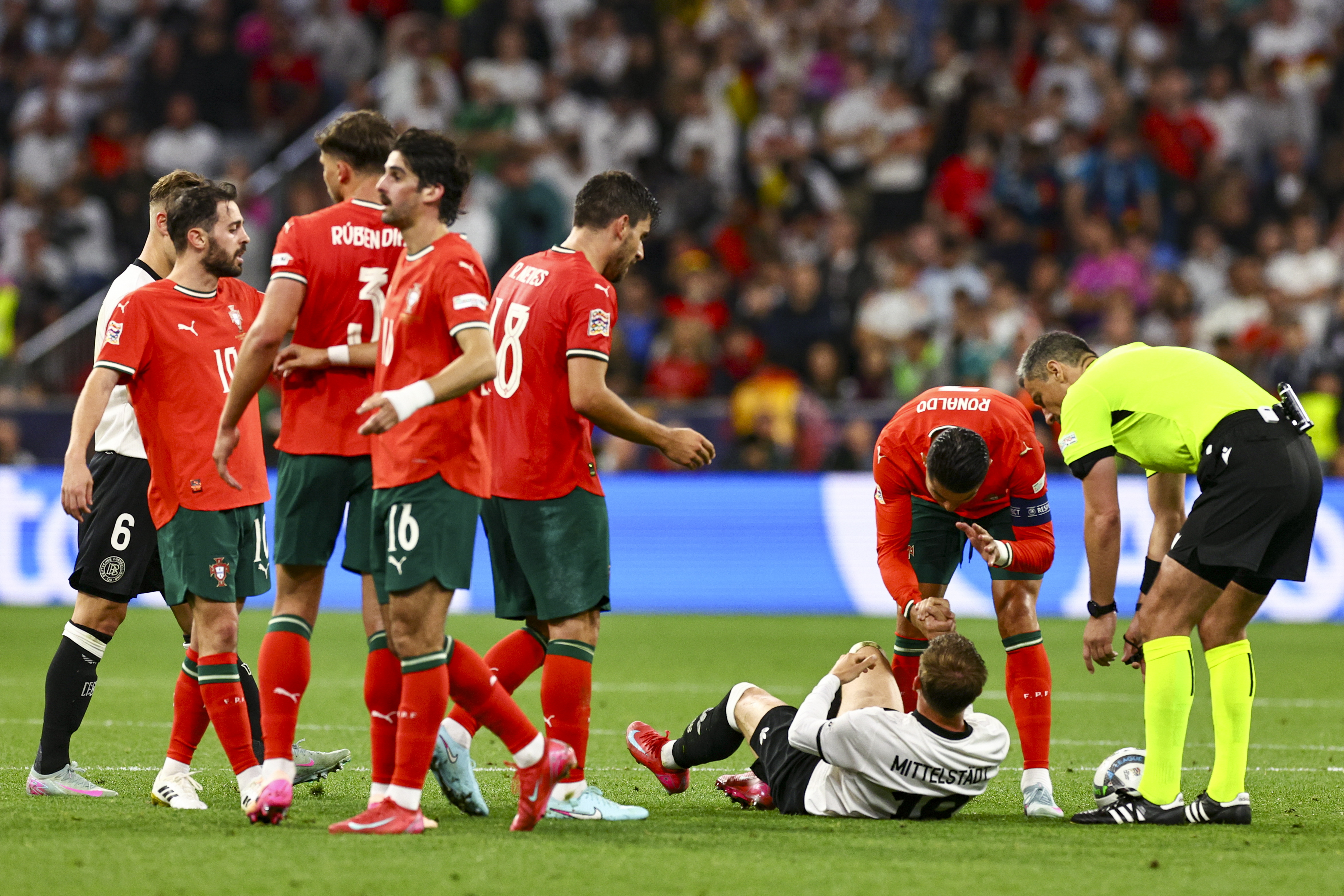 葡萄牙队表现抢眼，成功晋级四强