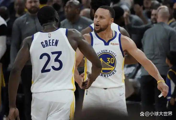 勇士横扫菲律宾男篮,拉塞尔三分雨点燃全场 勇士横扫菲律宾男篮,拉塞尔三分雨点燃全场