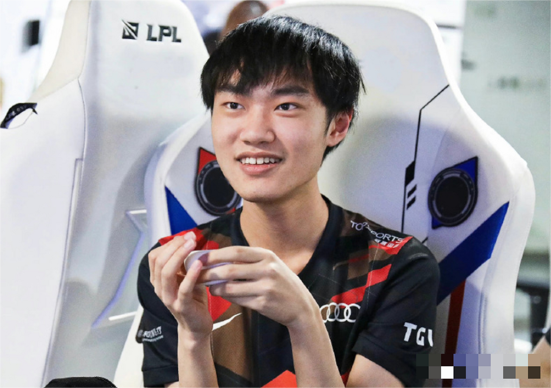 包含PSG横扫V5,Knight一己之力扛起全队的词条 包含PSG横扫V5,Knight一己之力扛起全队的词条