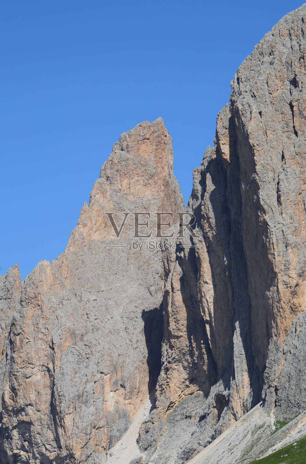 欧洲巨人势如破竹，碾压对手