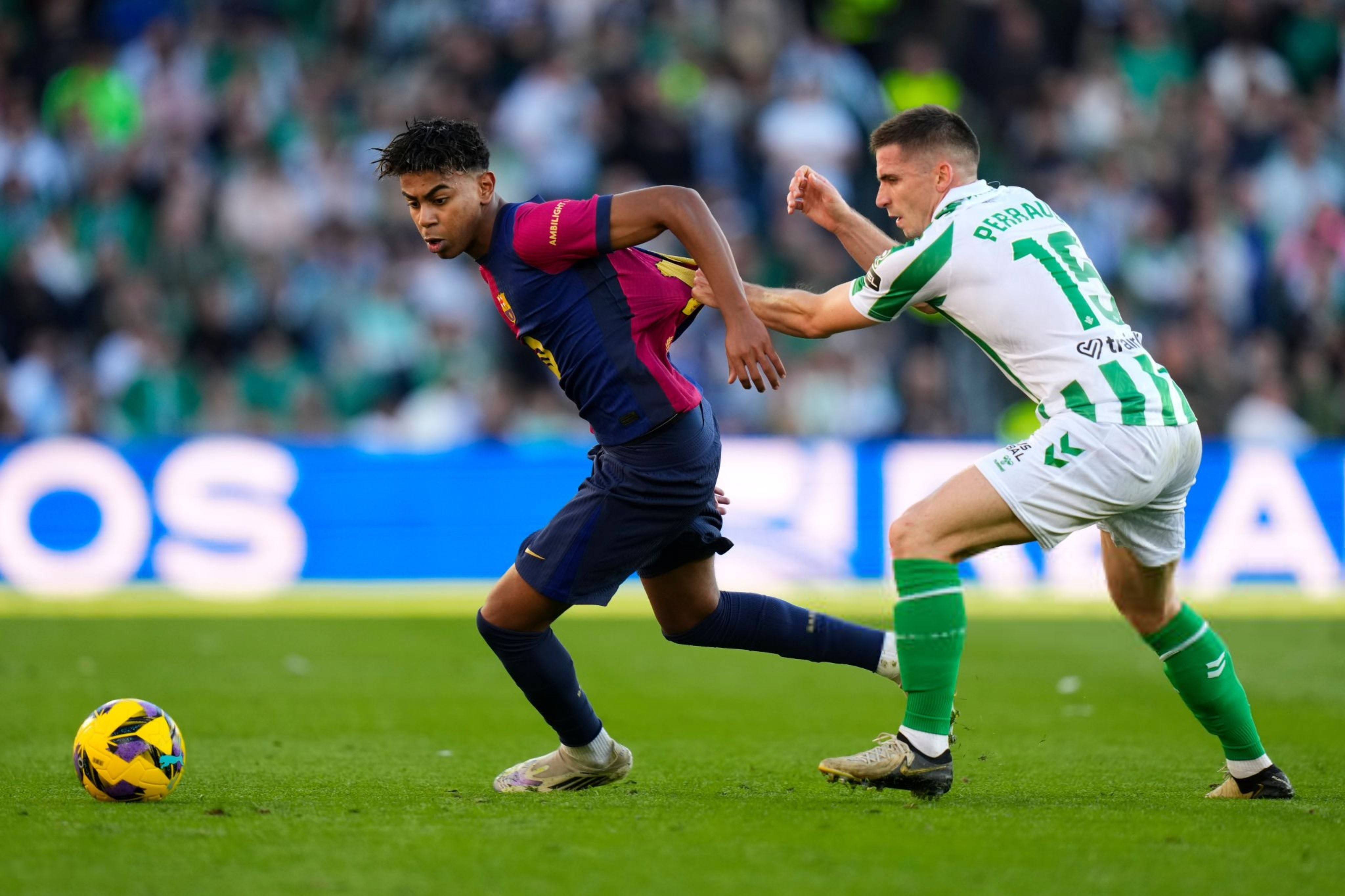 关于巴黎圣日耳曼前锋出击进攻布局的信息