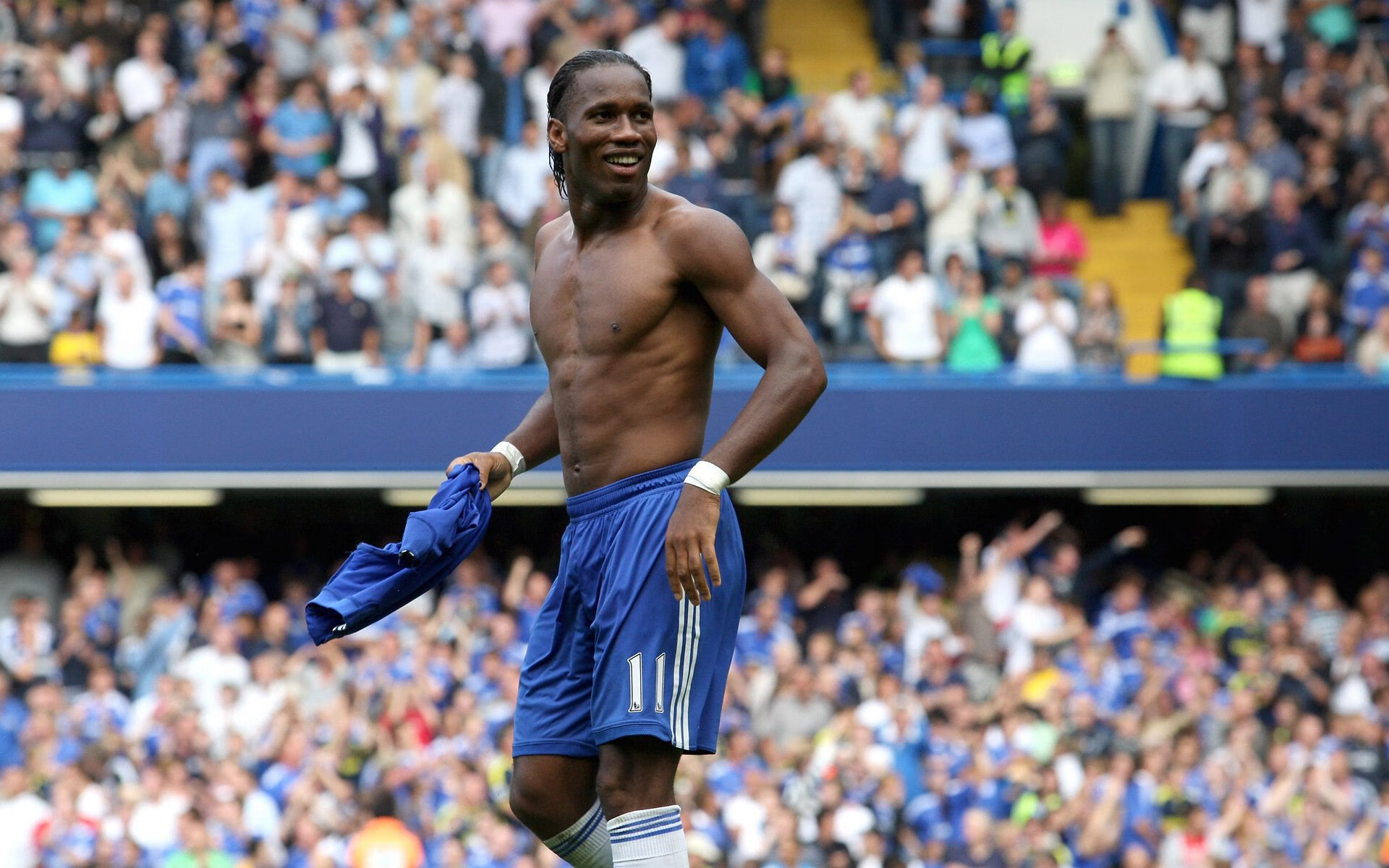 银箭折翼，银翼腾飞，汉密尔顿驾驶阿斯顿马丁上演史诗级逆转，迈凯伦黯然失色